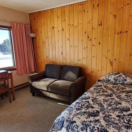 Motel Le Fleuron Saint-Donat-de-Montcalm Exterior photo