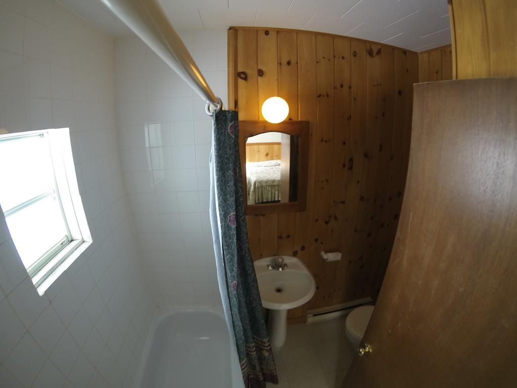 Motel Le Fleuron Saint-Donat-de-Montcalm Room photo