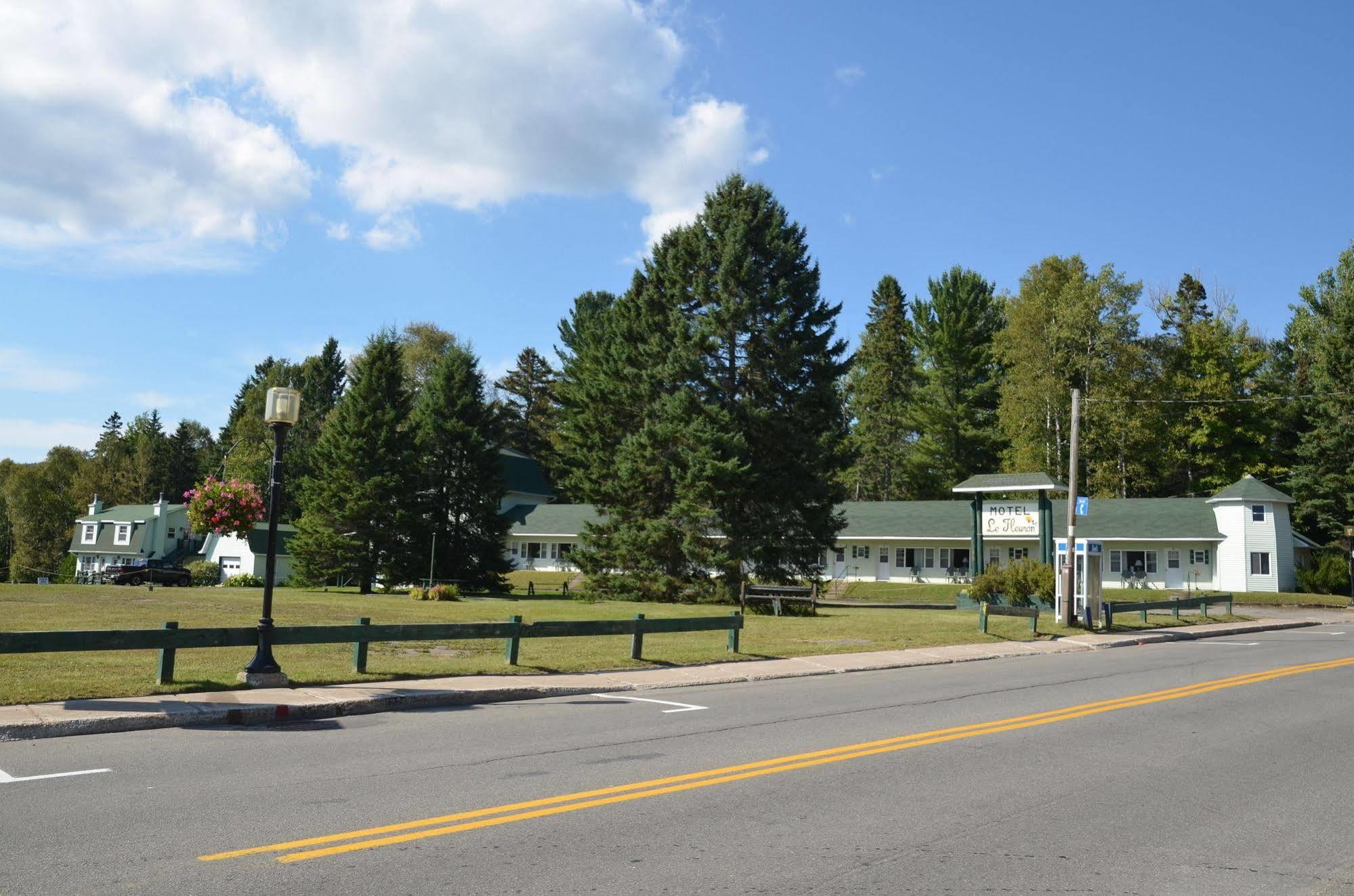 Motel Le Fleuron Saint-Donat-de-Montcalm Exterior photo